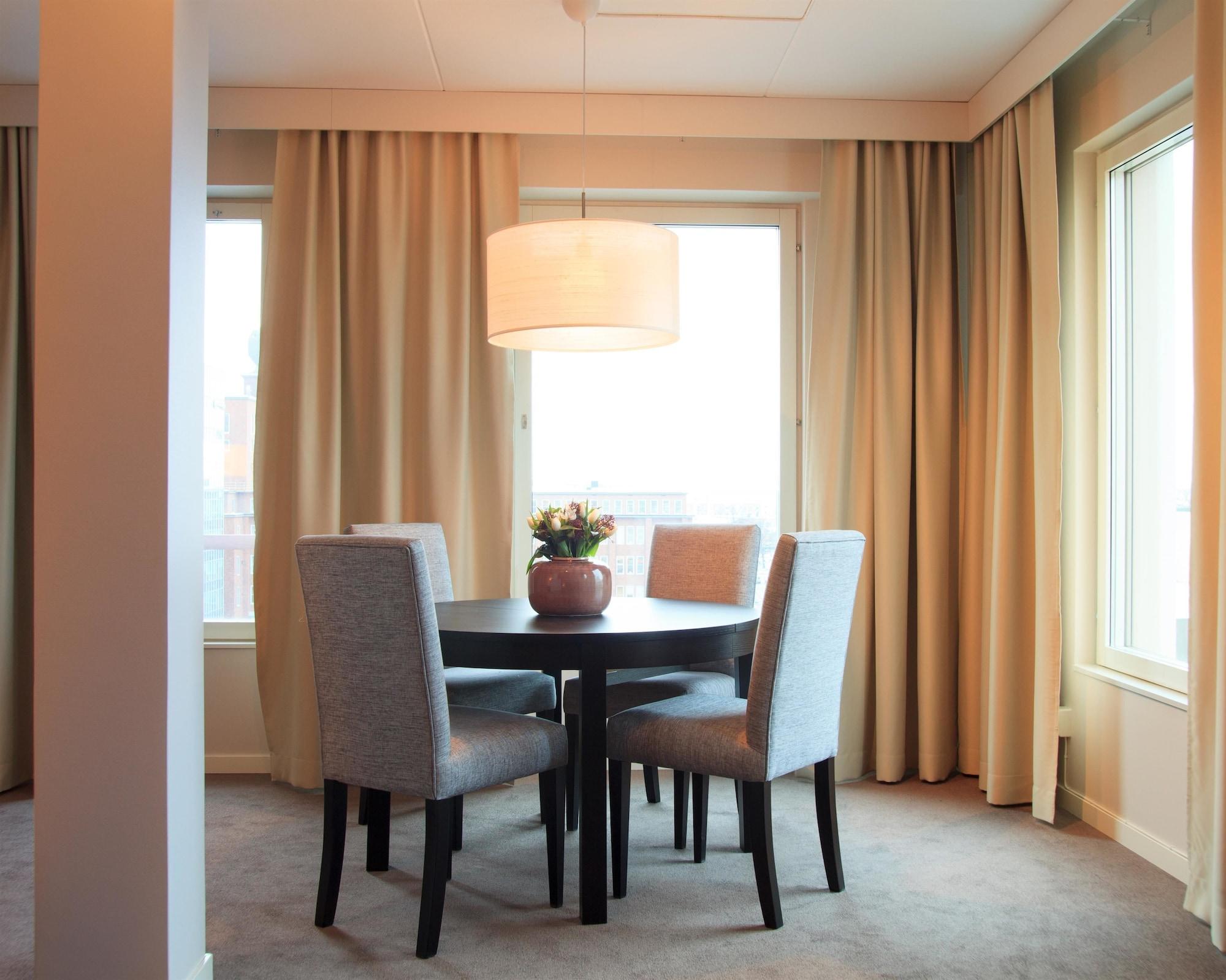 Best Western Plus Hotel Plaza Вестерос Екстер'єр фото