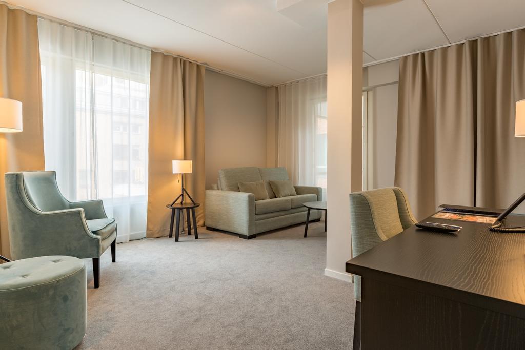 Best Western Plus Hotel Plaza Вестерос Екстер'єр фото